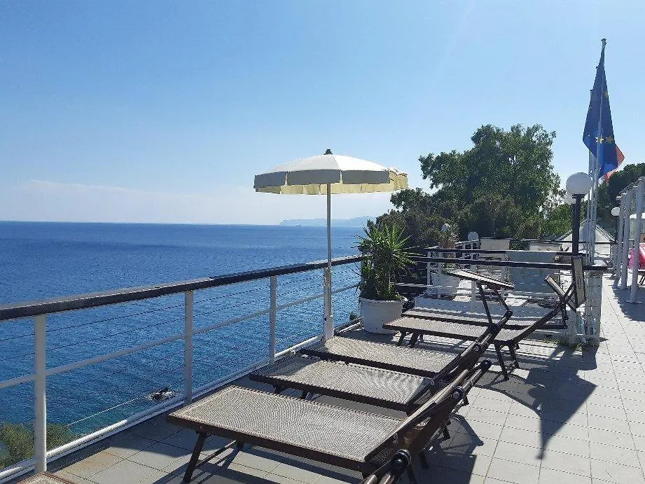 Casa Delle Mimose Apartment Varazze